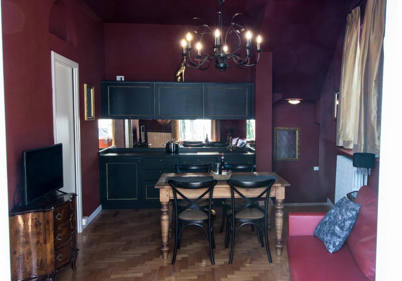Washington Apartments Al Vittoriale 가르도네리비에라 객실 사진