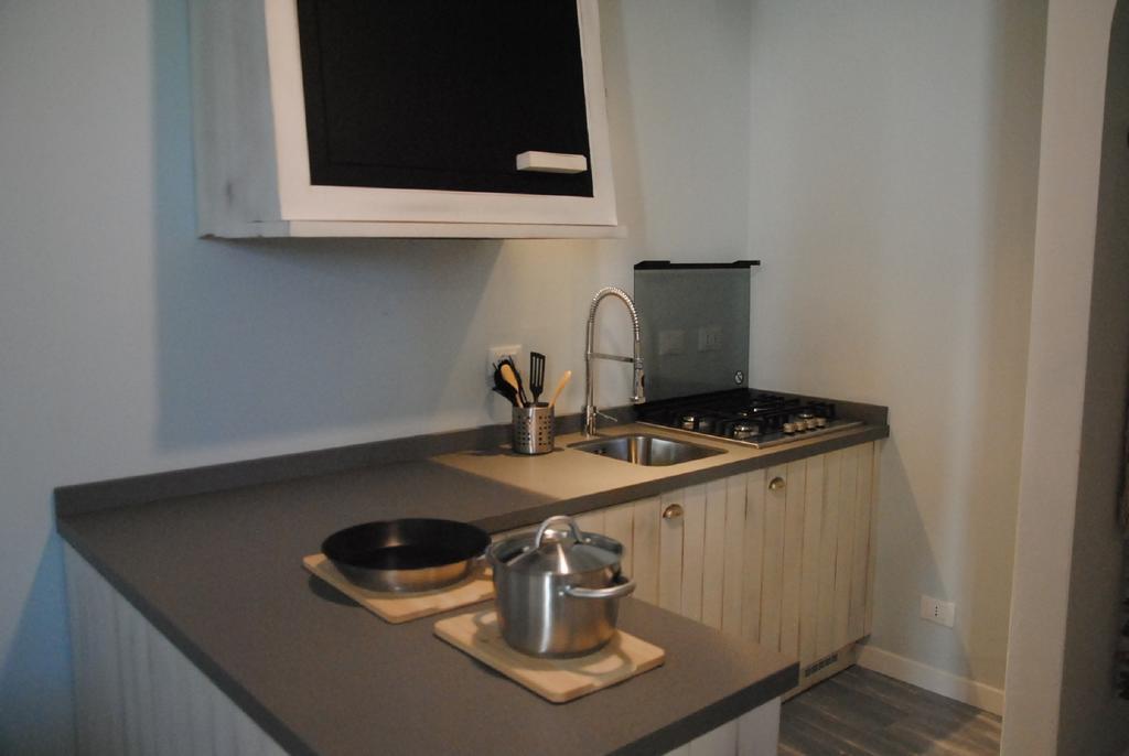 Washington Apartments Al Vittoriale 가르도네리비에라 객실 사진